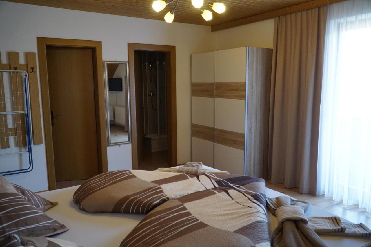 Pension-Ferienwohnung Rotar Faak am See Exterior foto