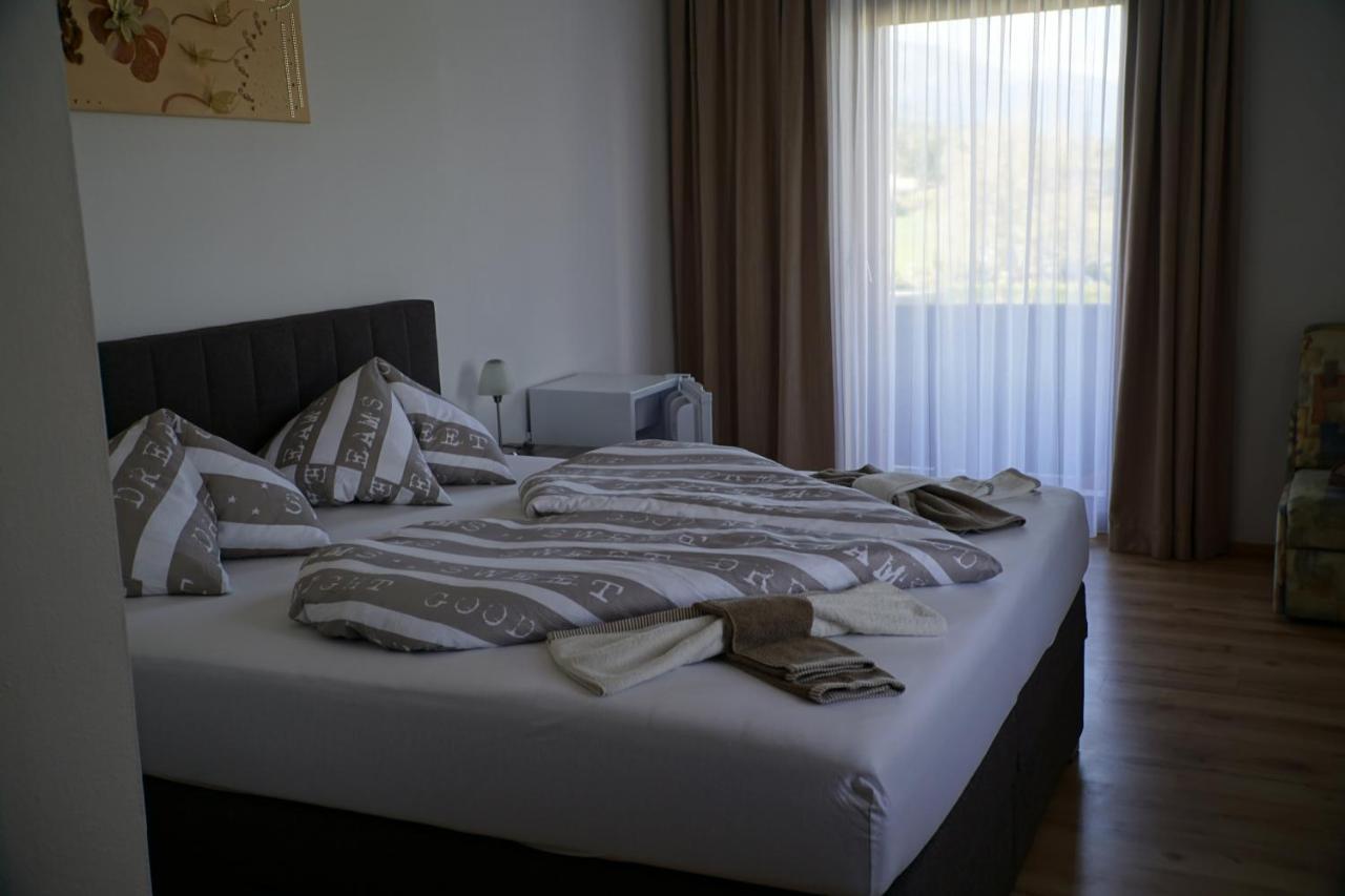 Pension-Ferienwohnung Rotar Faak am See Exterior foto