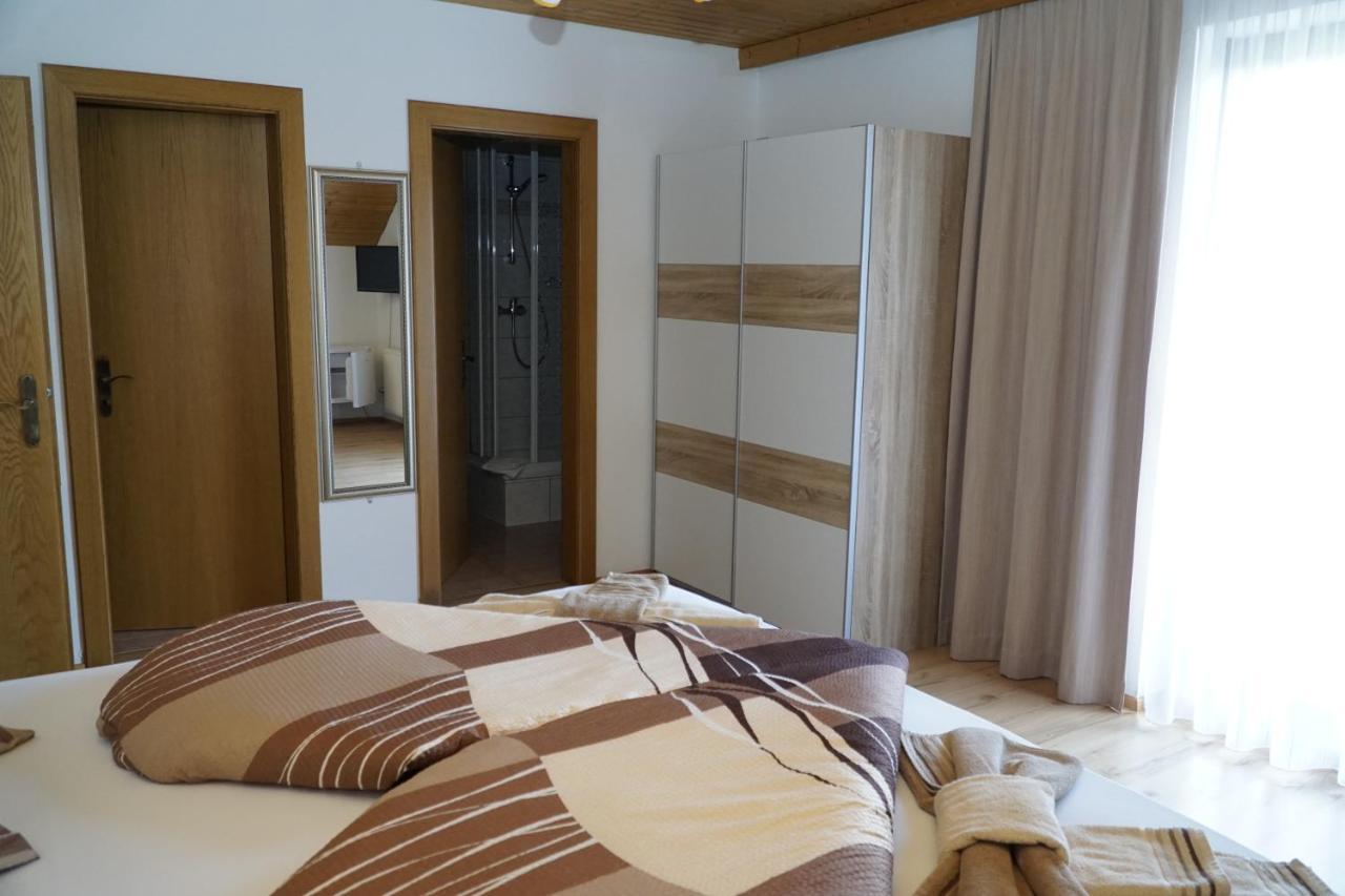 Pension-Ferienwohnung Rotar Faak am See Exterior foto